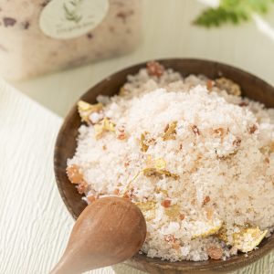 Alternative view of Combo Tinh dầu tràm + Muối ngâm chân