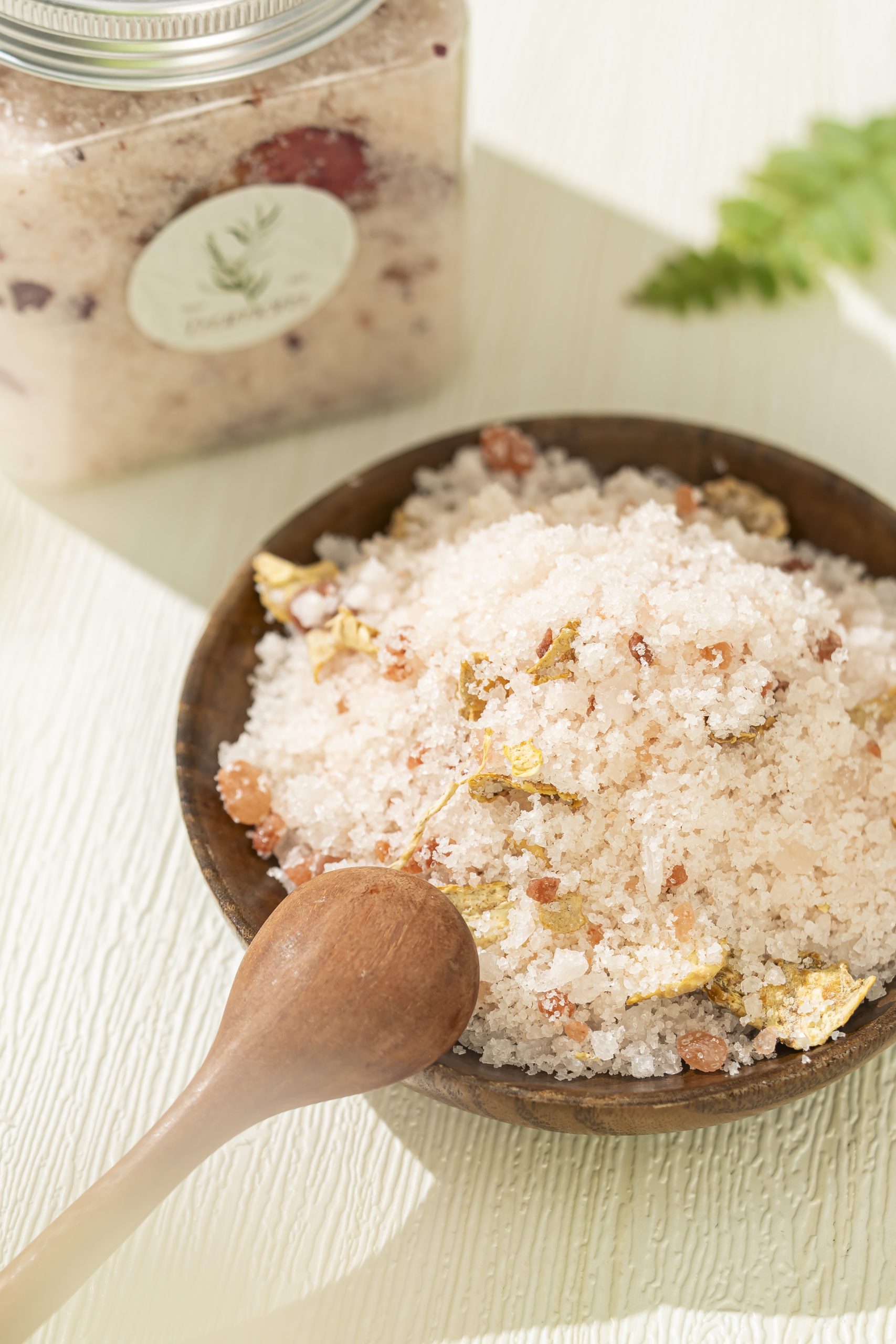 Combo Tinh dầu tràm + Muối ngâm chân - Ảnh 2